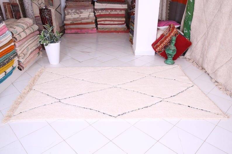 Handmade Atlas Berber rug from Oued Zam, size 250 x 250 cm.