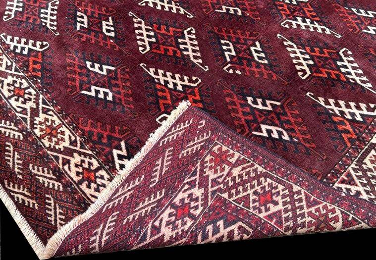 Turkmen Bukhara Yomud Rug: 3.10 X 2.08 Meters