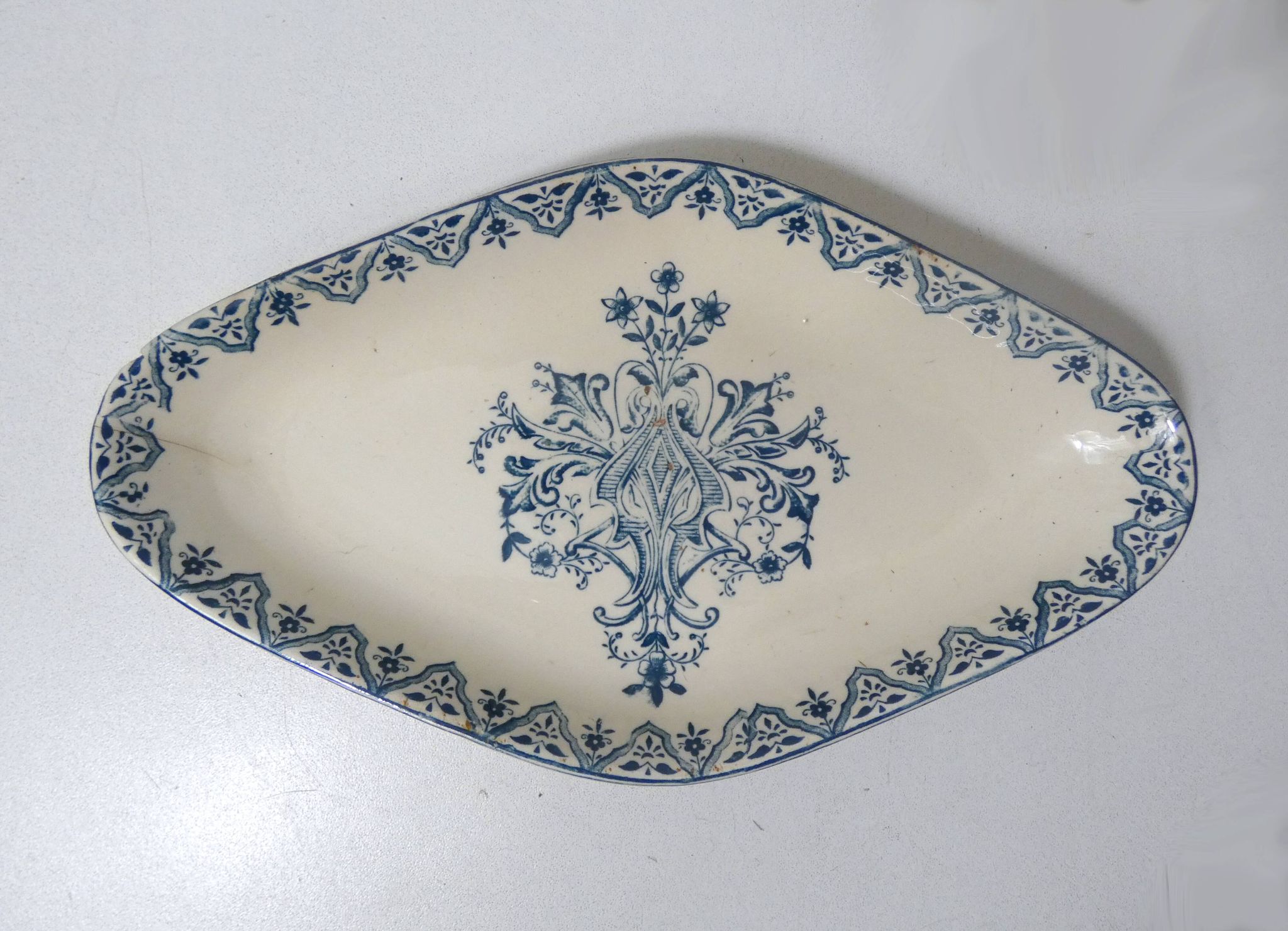 Iron earth dish alhambra salins art deco