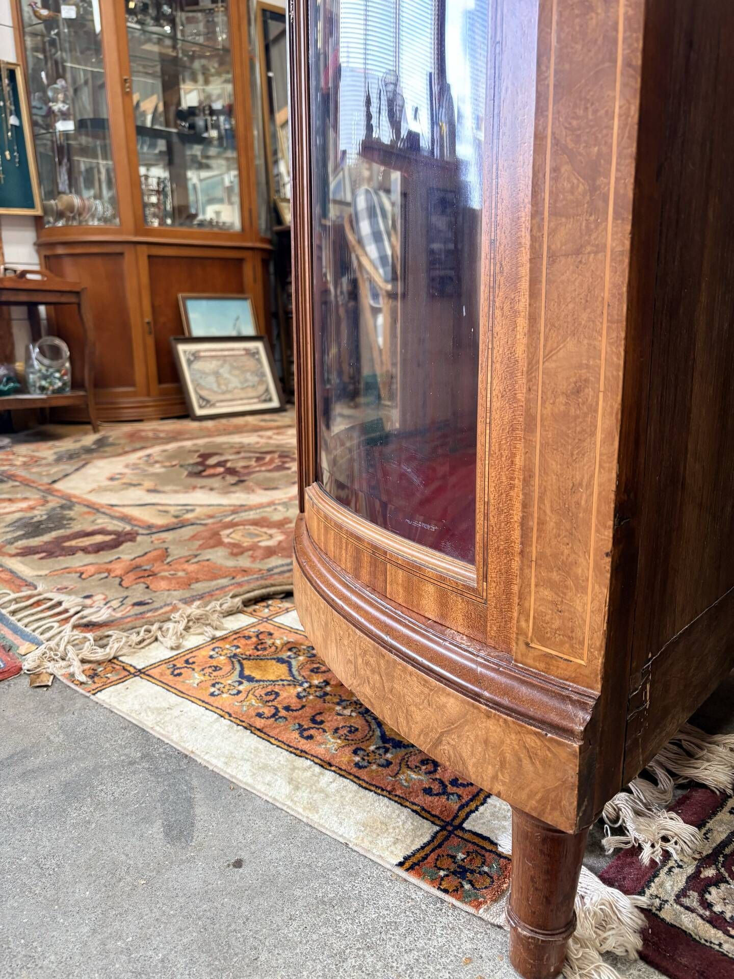 Vitrine d’angle ancienne Napoléon III en marqueterie et marbre - XIXe