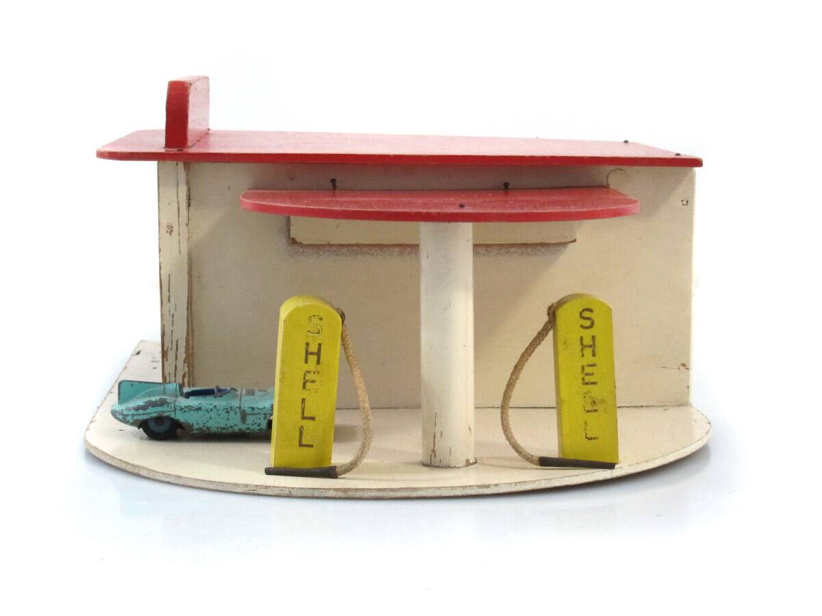 Rare fifties vintage toy garage with De Stijl colours