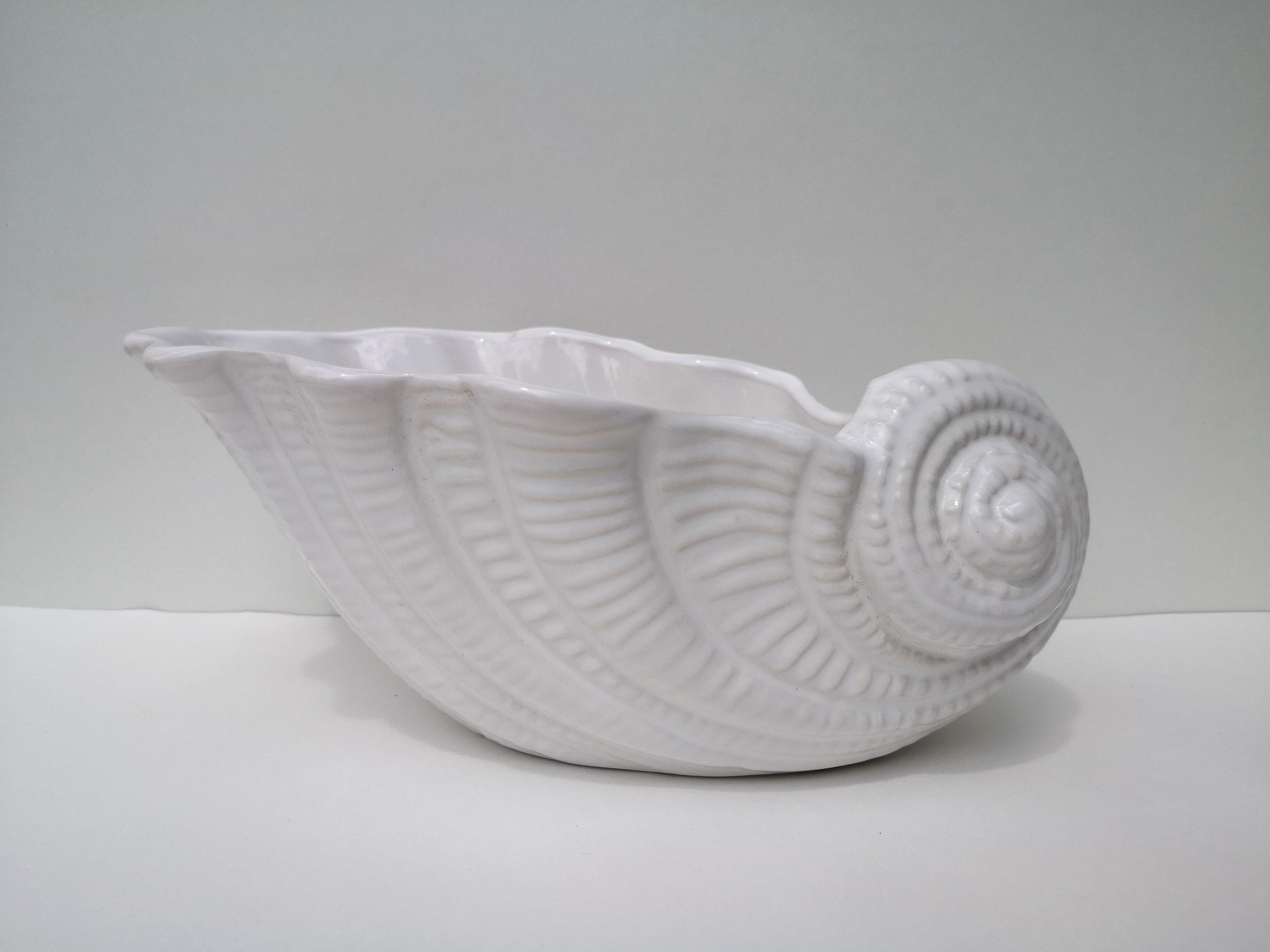 Salad bowl / cache vintage shell pot in earthenware