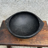 Ancient bowl, ethnic pottery in Colombian La Chamba ceramic.