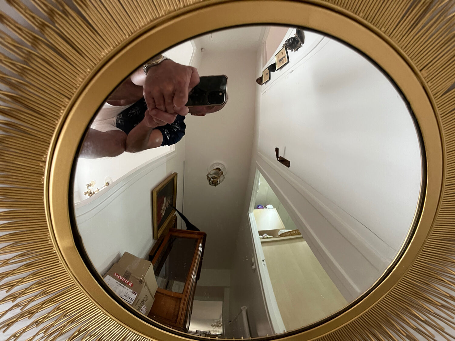 Witch's eye mirror in metal 58cm