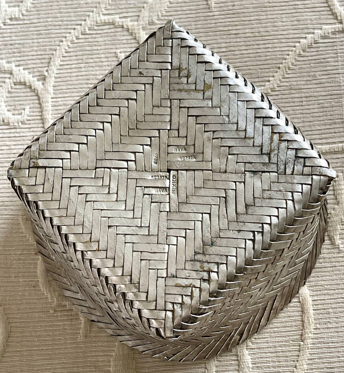 Woven alpaca catchall tray