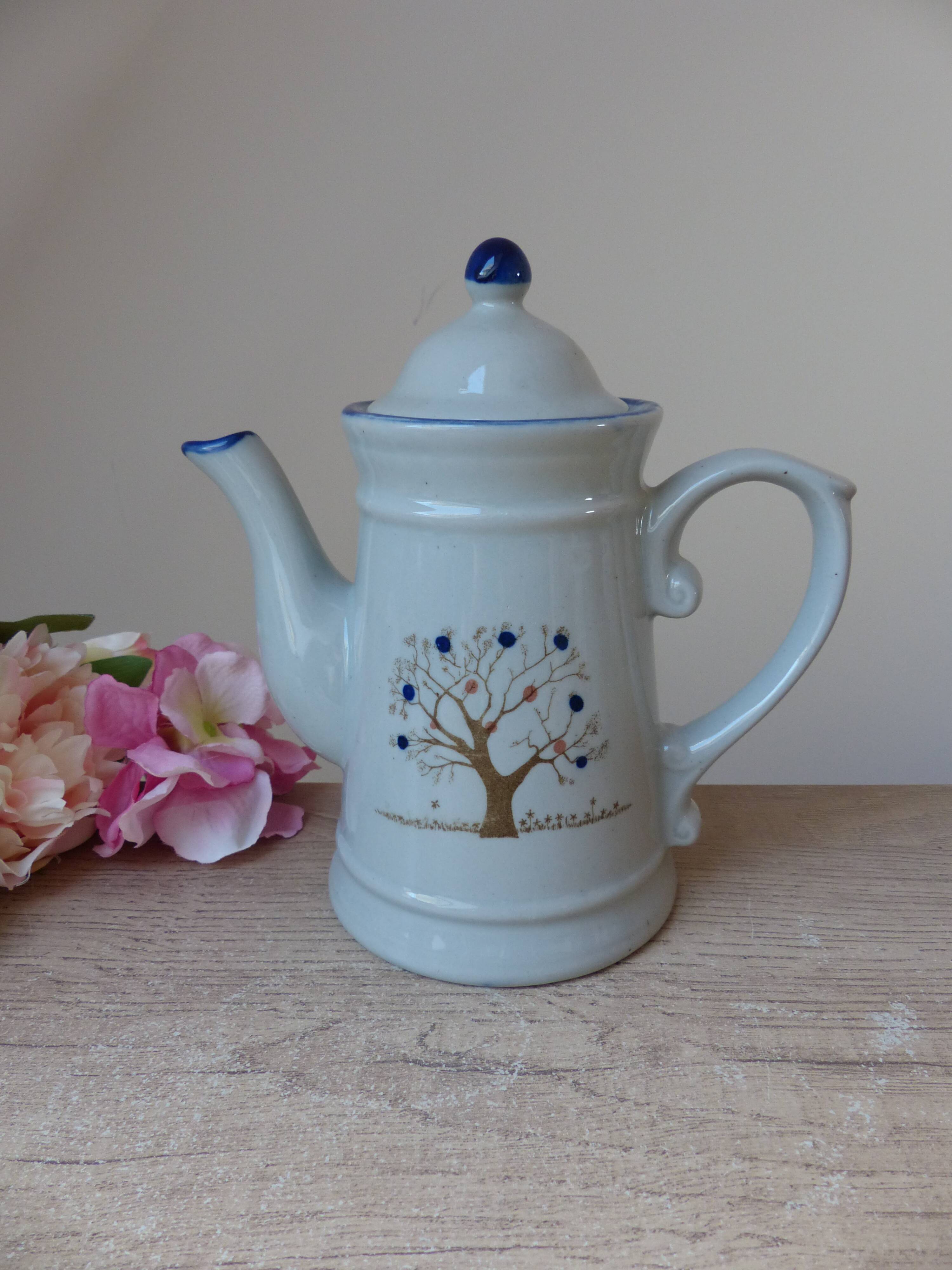Vintage Taiwan Coffee Set, 6 Pieces, 1 Coffee Pot, 4 Cups, 1 Milk Jug, Tree of Life Pattern