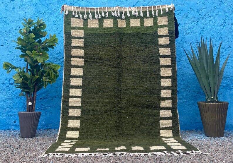 Traditional handwoven Berber rug size 2/3 m
