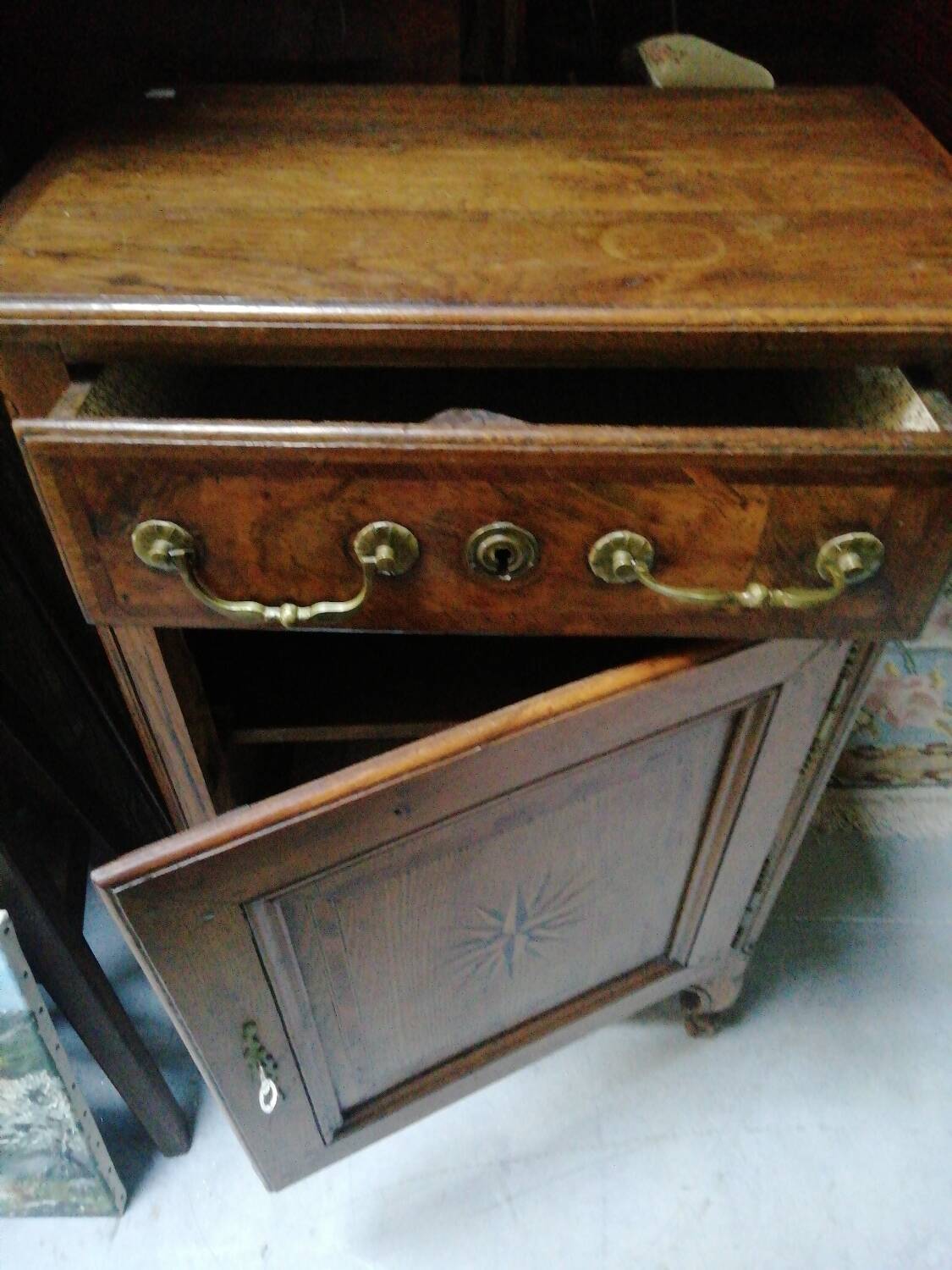 Louis xv style jam maker