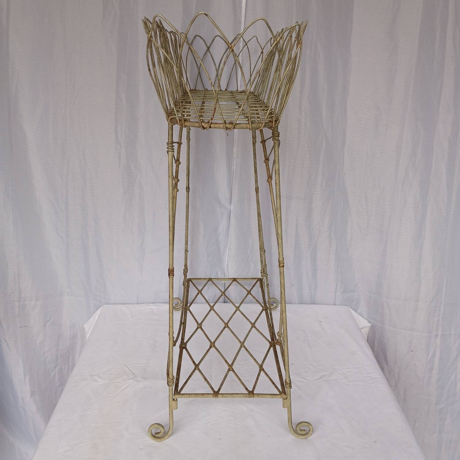 Painted metal planter