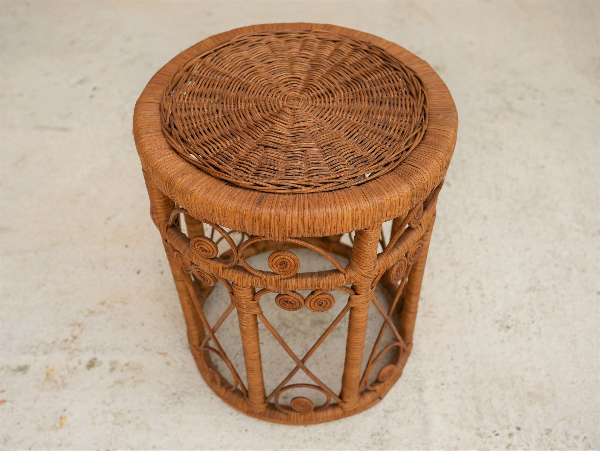 Vintage peacock stool in rattan