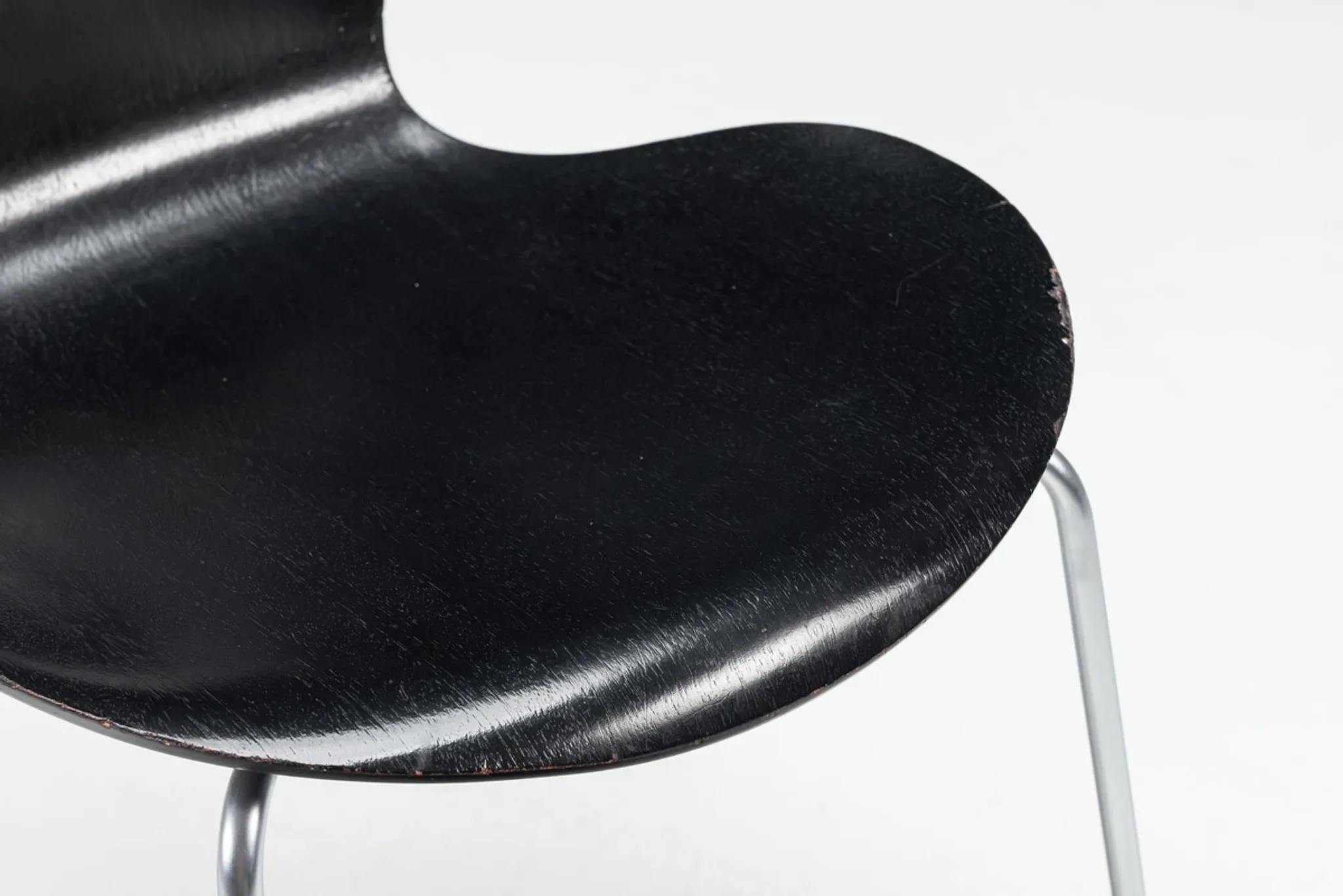 Arne Jacobsen set of eight 3107 Butterfly dining chairs Fritz Hansen Denmark 1967