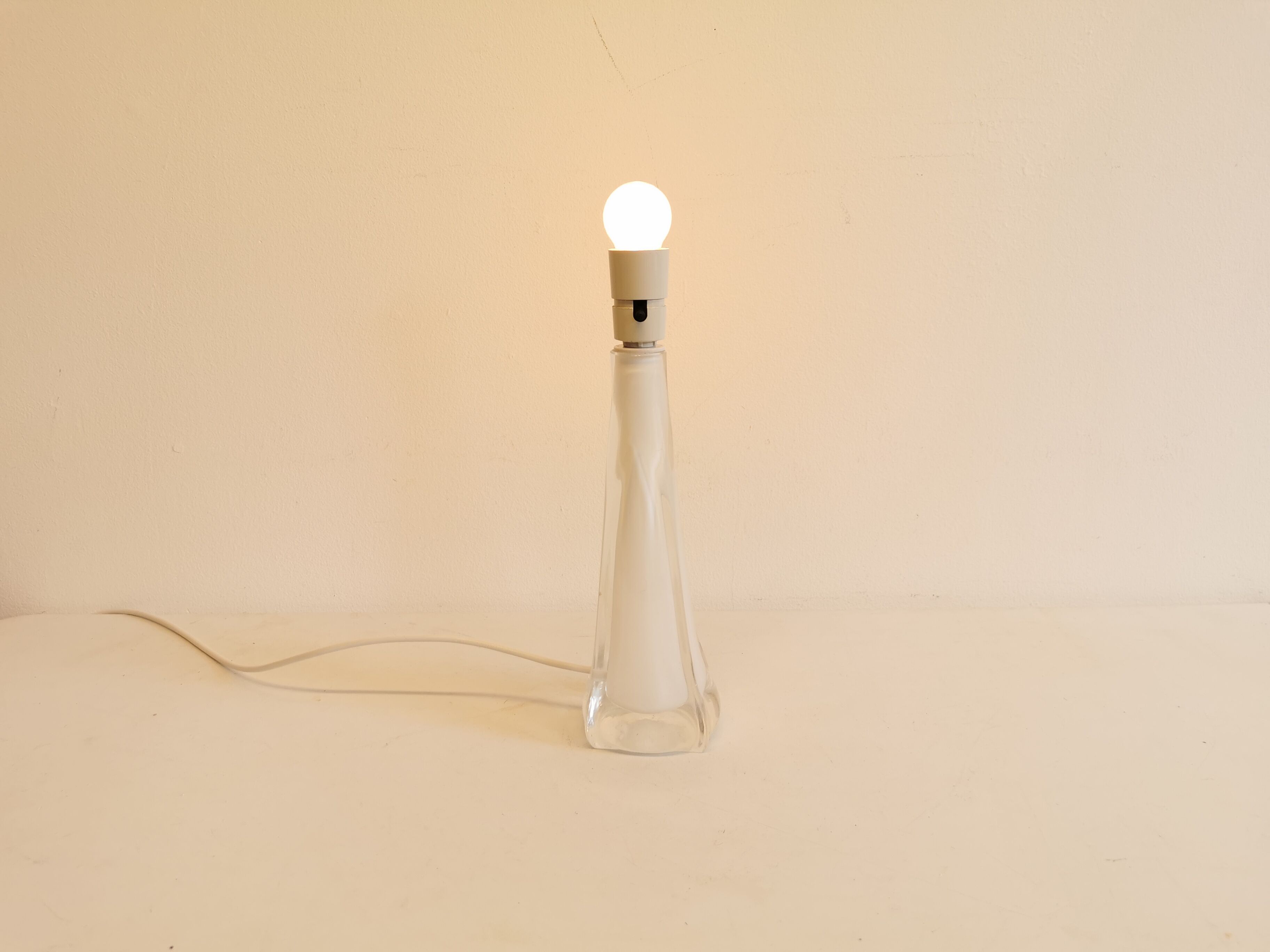 Pied de lampe avec plusieurs couches de verre