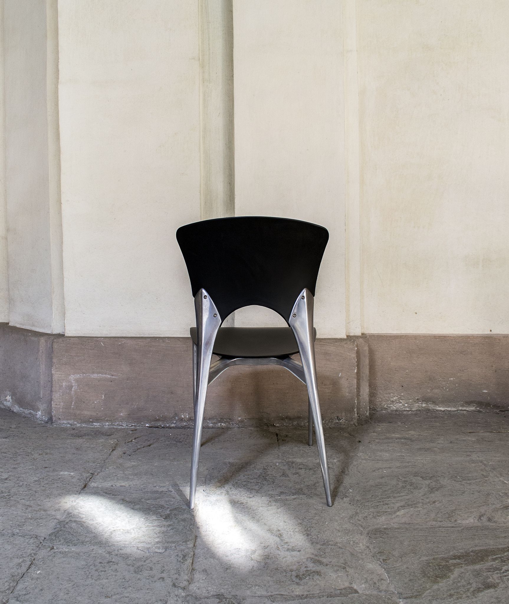 2 chaises empilablse Silla par Josep Llusca pour Driade Italia Année 1995