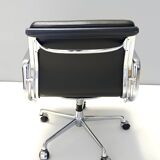 Postmodern Black Leather Soft Pad Chair Charles & Ray Eames for ICF