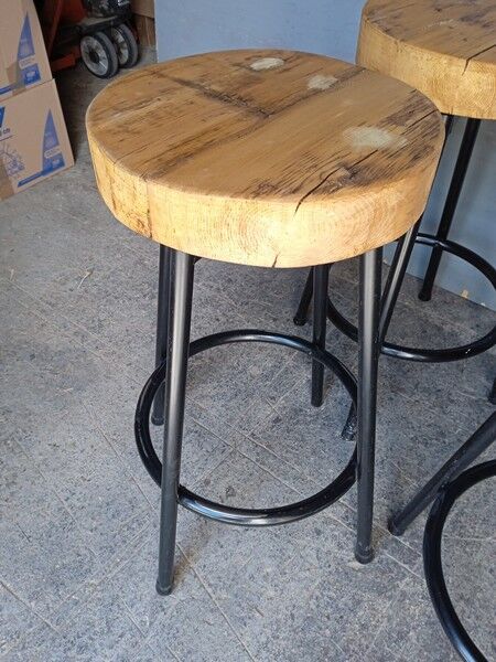 Lot 4 high bar stools wood and metal
