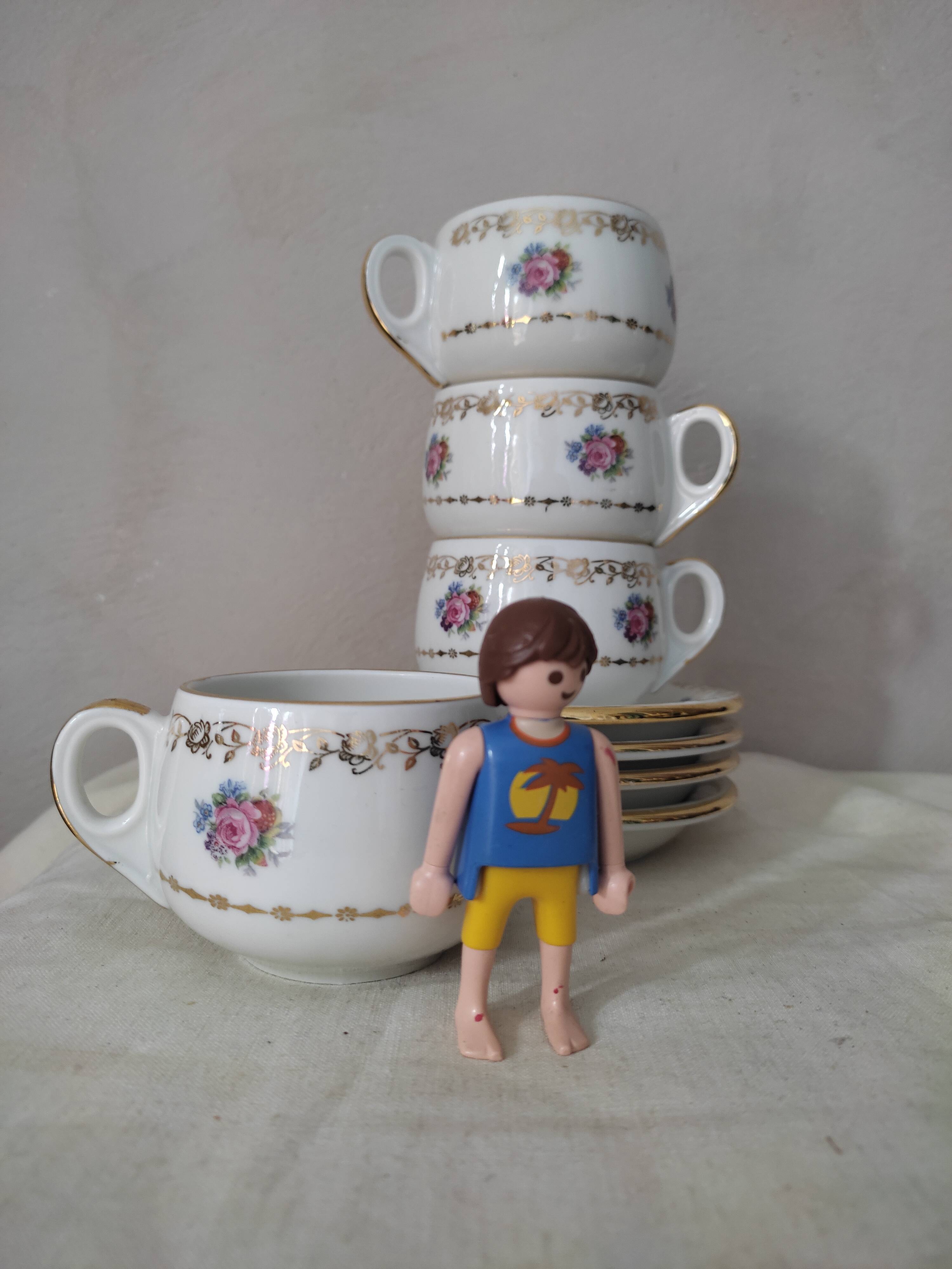 Porcelain coffee cups