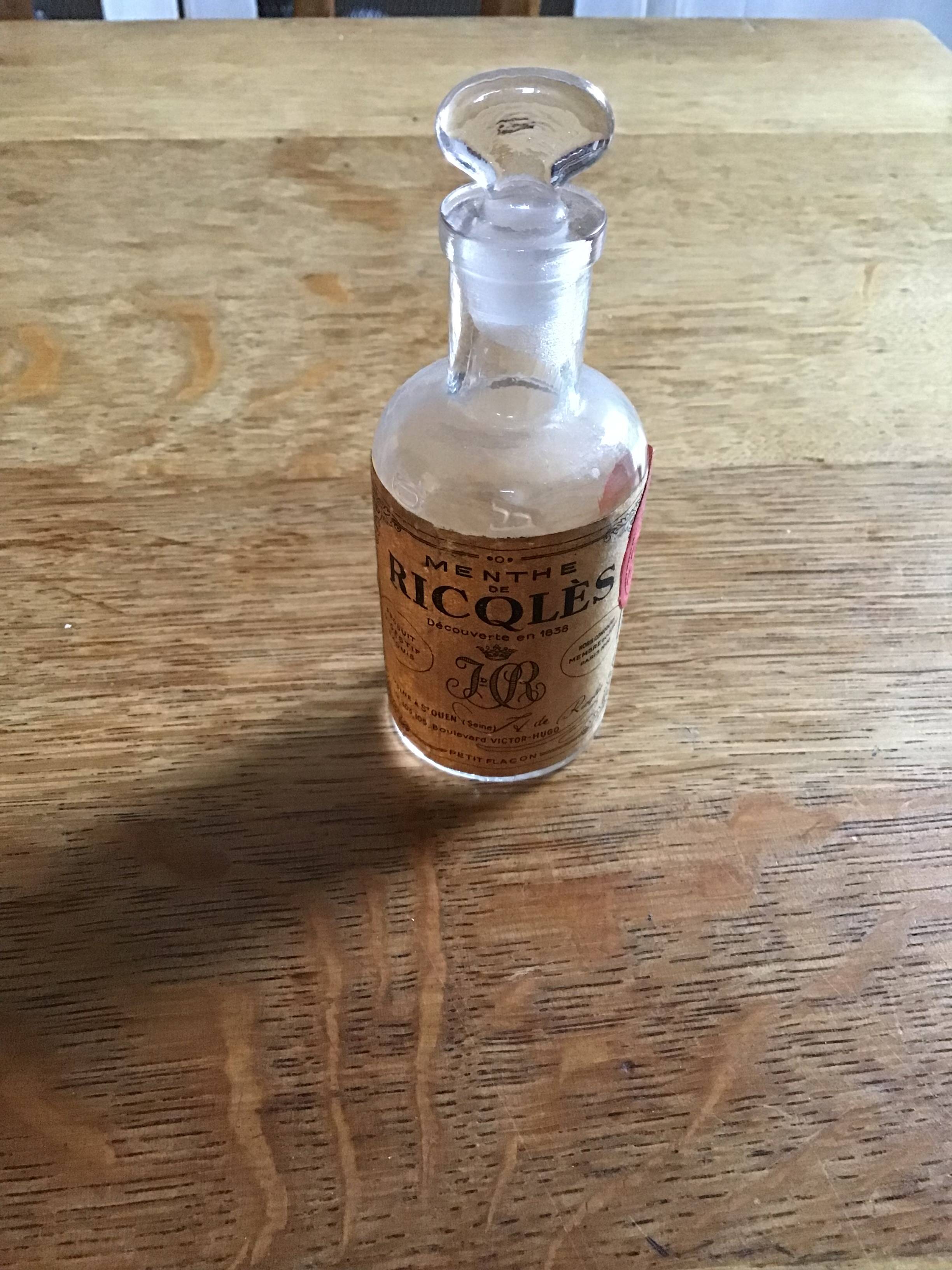 Old medicine boxes, Ricqles