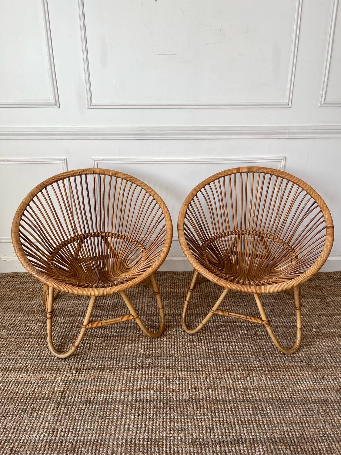 Paire de fauteuils corbeille en rotin , années 50-60