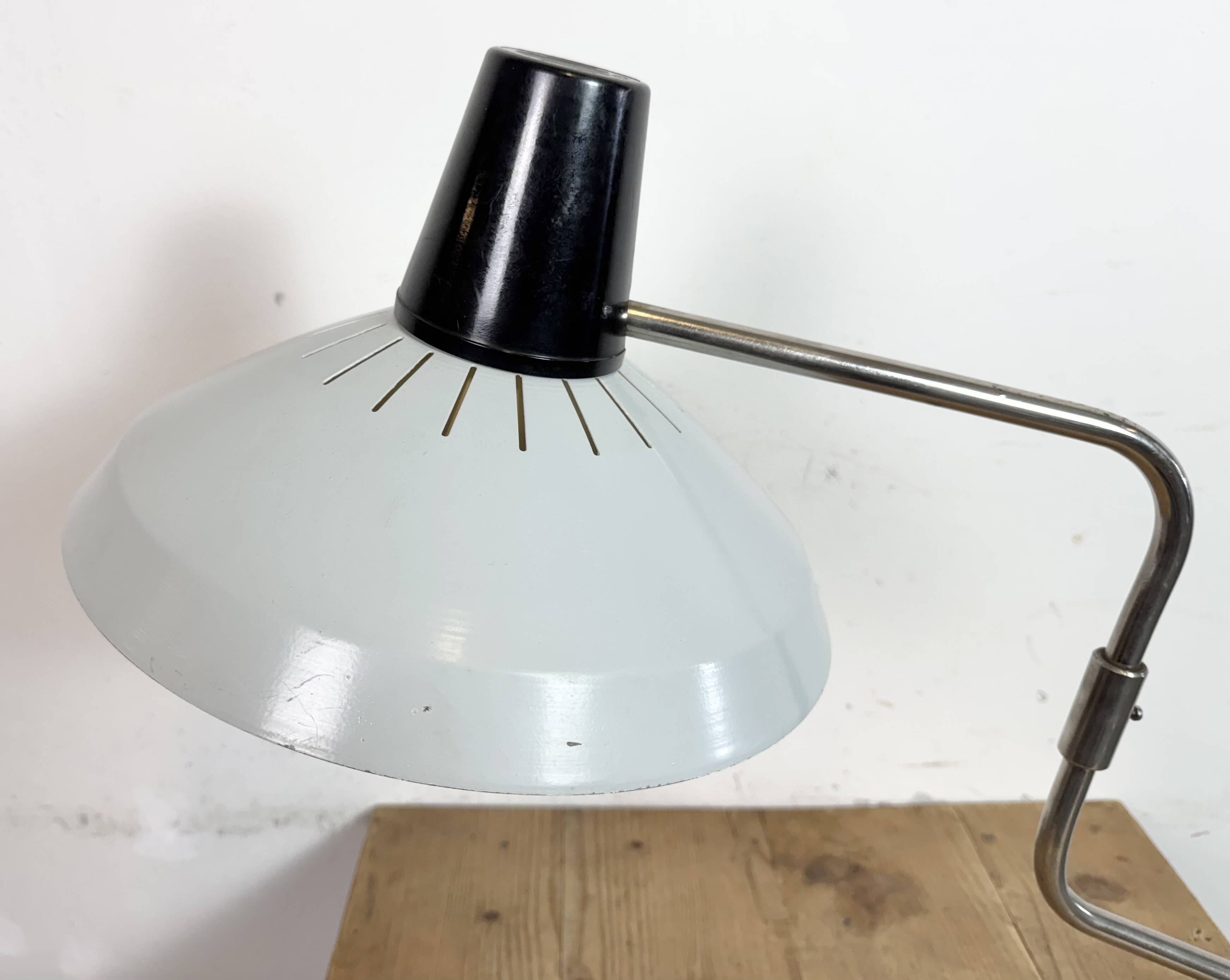 Lampe de bureau industrielle grise d'Elektrosvit, années 1970