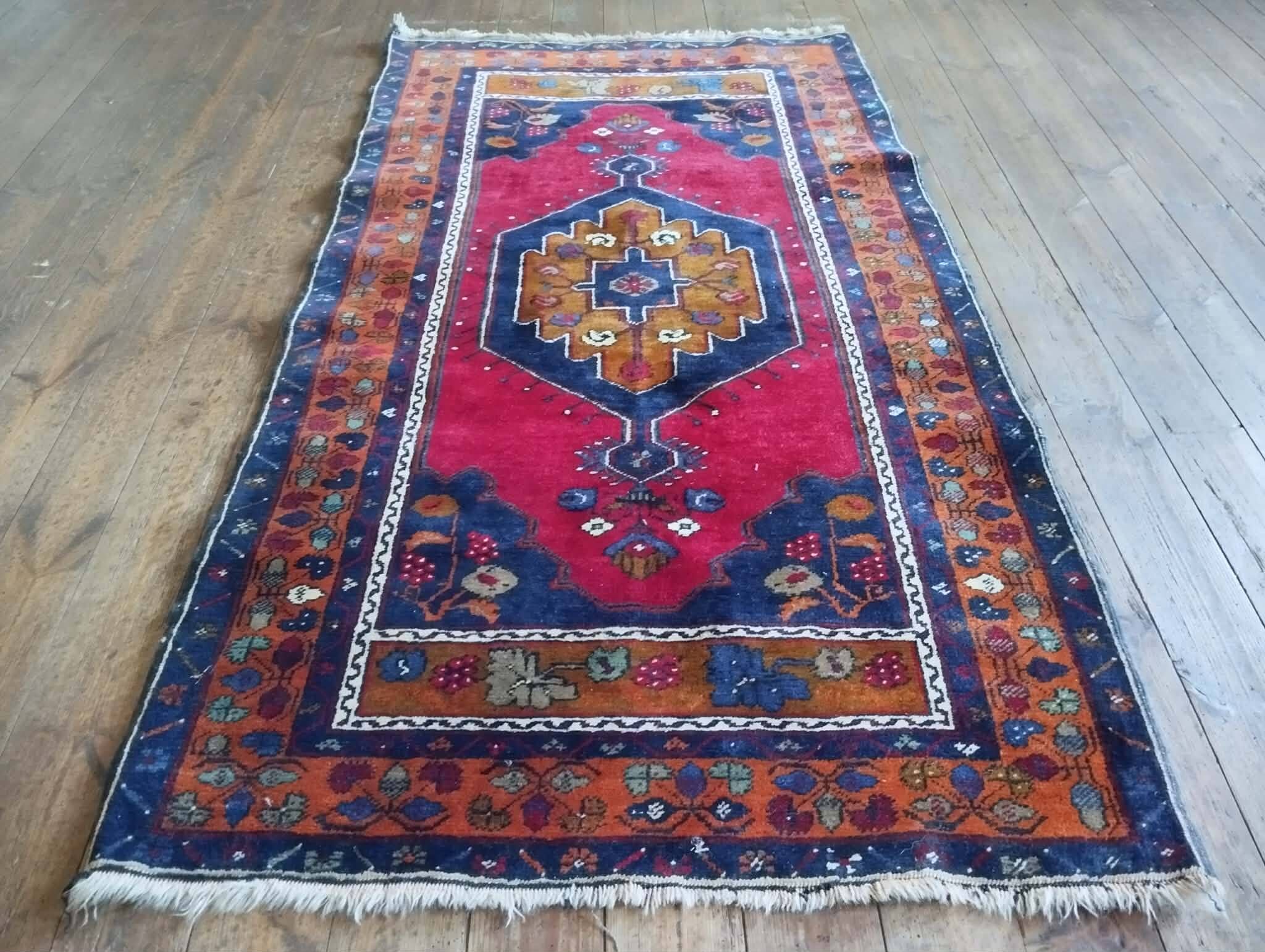Handmade Anatolian carpet Yahyahli 187x100cm
