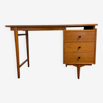 Bureau scandinave des années 60