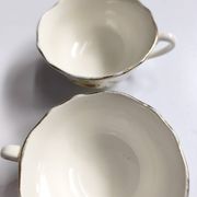 Set of 8 vintage cups with saucers Gien daisies.