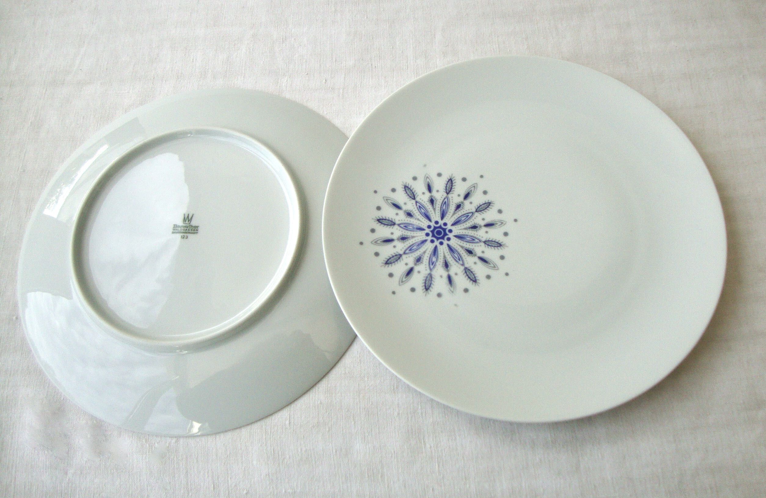Set of 12 flat plates and 1 Bareuther dish