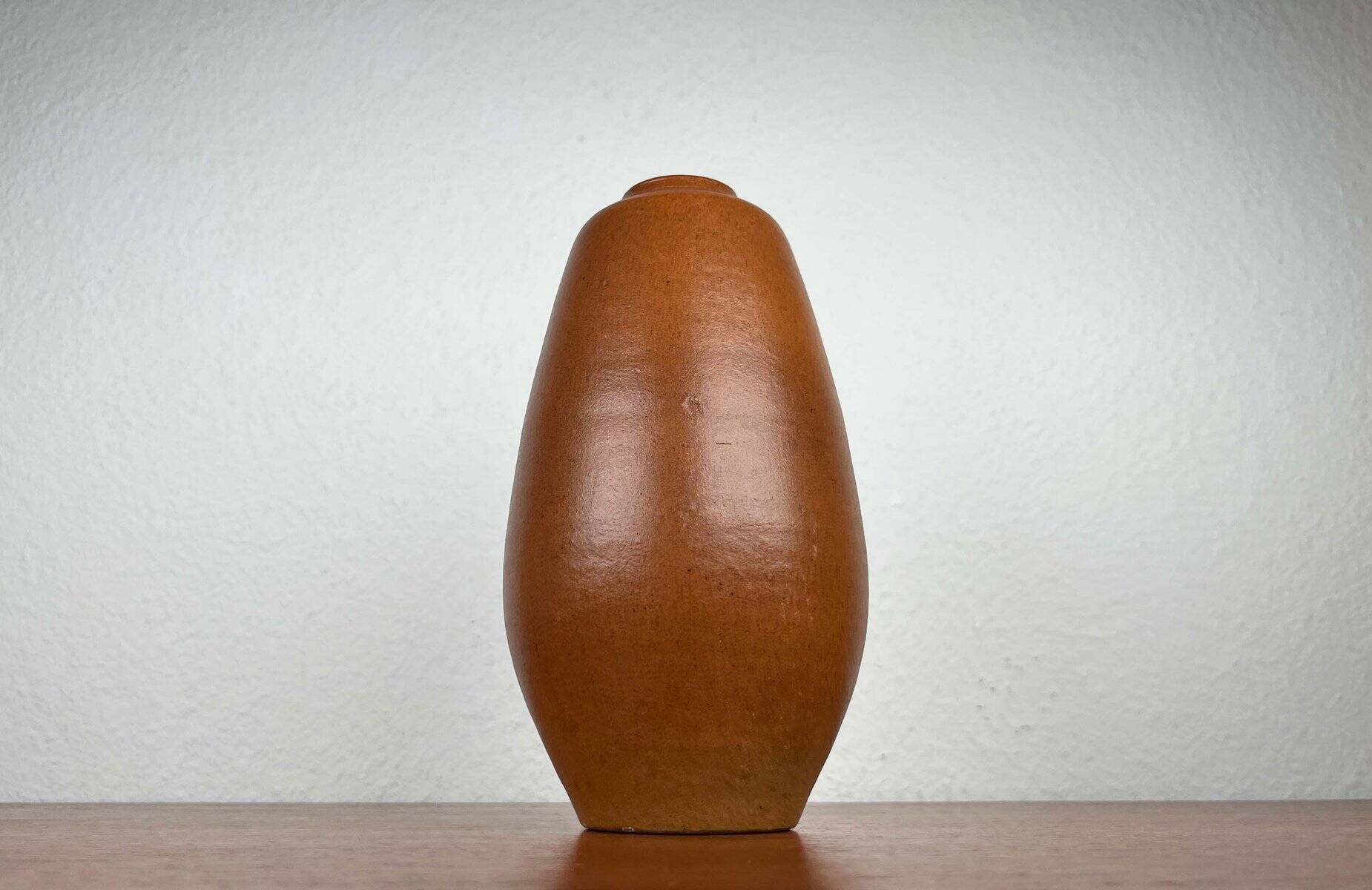 Minimalist vase from East German workshop by Paul Eydner, Waldenburg, 1960s.
