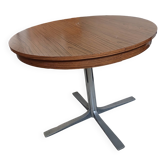 Round butterfly formica table