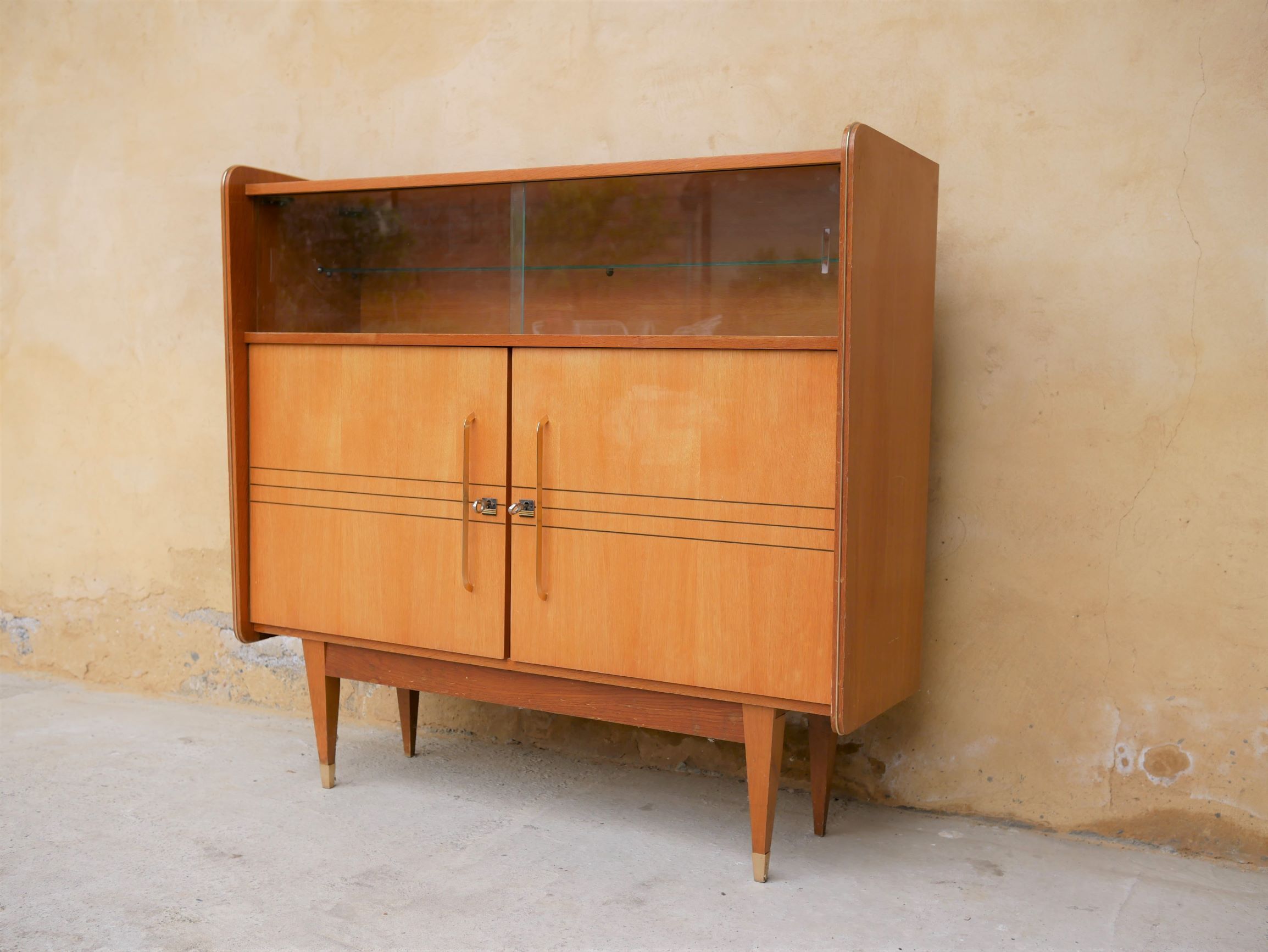 Vintage 1950s buffet