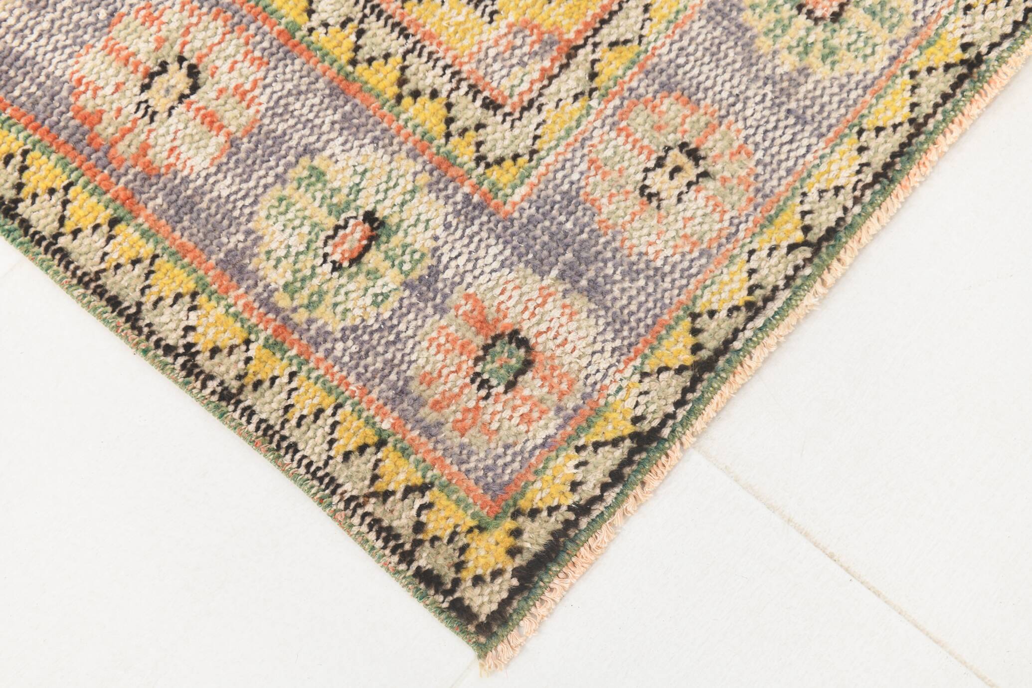 6x9 Light Yellow & Red Classic Pattern Vintage Rug, 183x279Cm