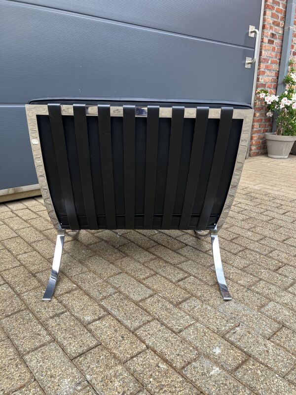 Originele Knoll Barcelona chair Mies Van Der Rohe , Zo goed als nieuw!!