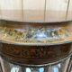 Vitrine galbée de style Louis XVen bois peint et bronze