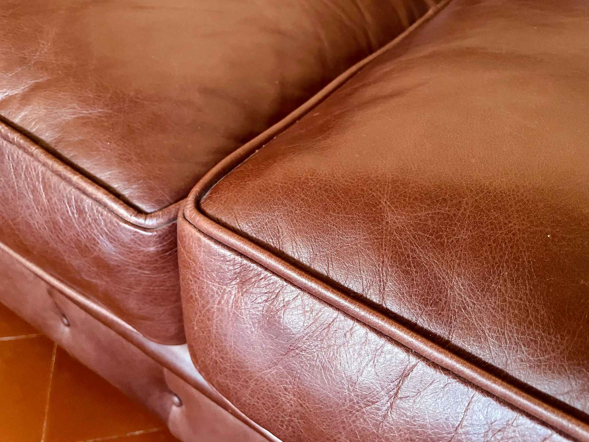 Canapé chesterfield de luxe anglais en cuir véritable