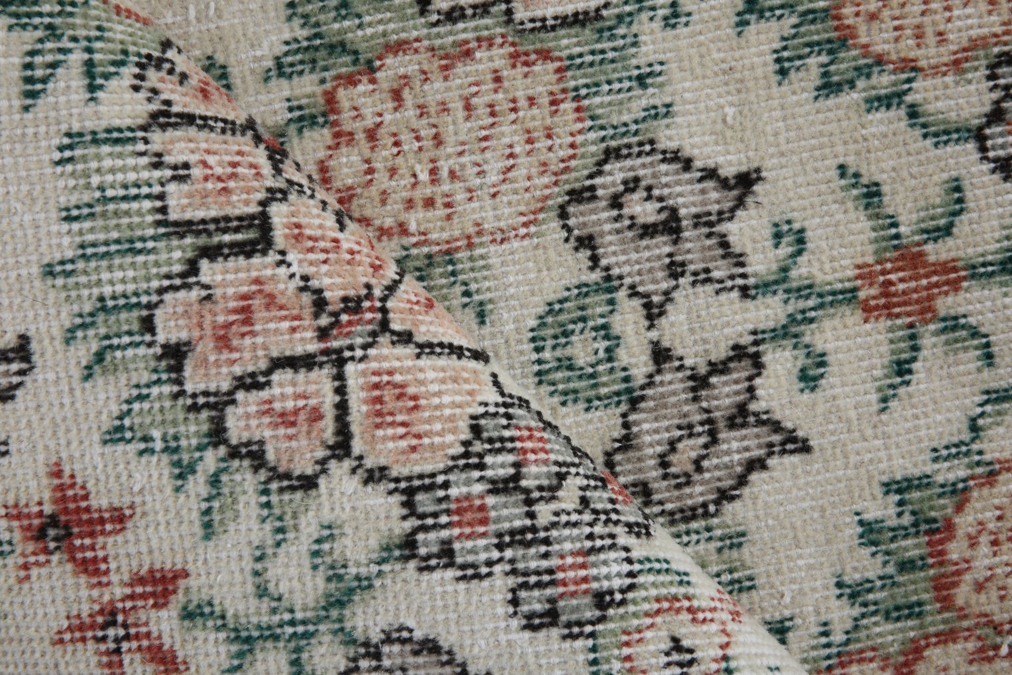 Coral red farmhouse floral rug 206x112cm
