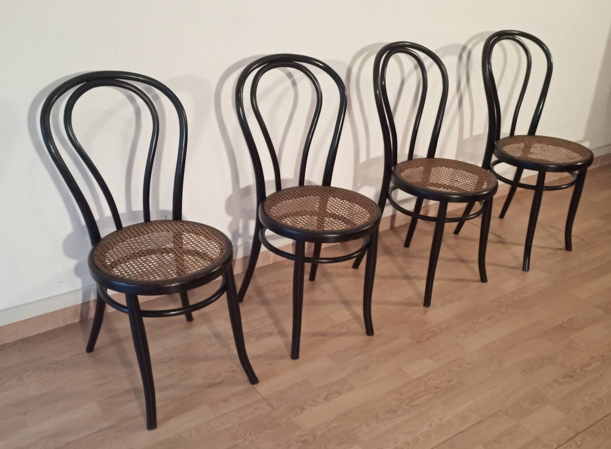 Chaises de salle à manger en hêtre courbé dans le style de Thonet, Italie, lot de 4