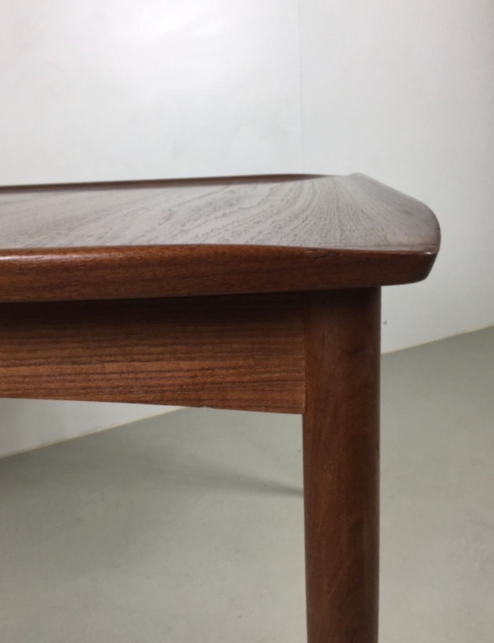 Table basse danoise de teck 1960d