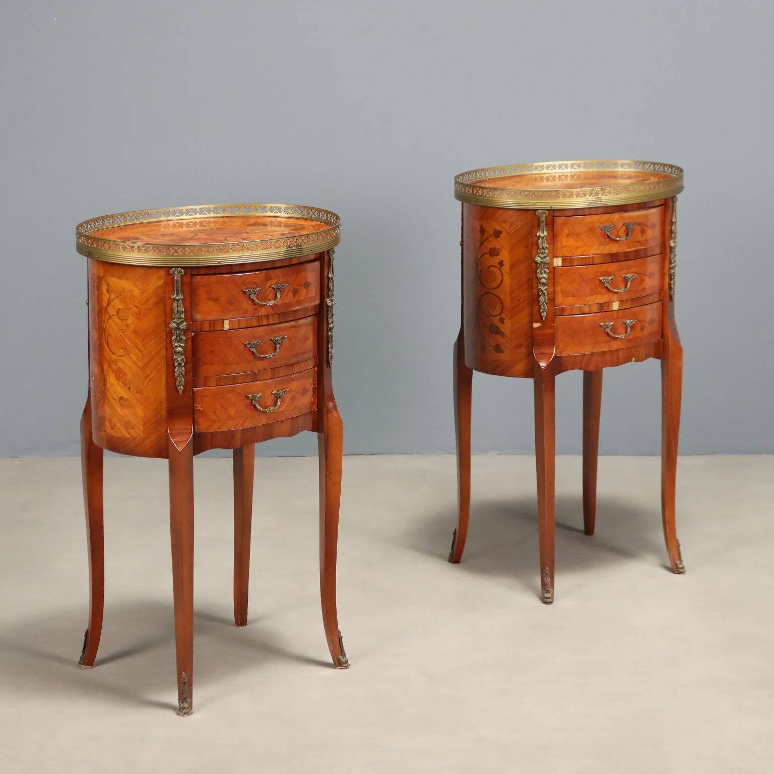 Tables de chevet anciennes style Napoléon III en bois de rose XXe siècle
