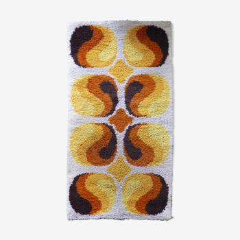 Orange ball space age carpet 135cm x 65cm