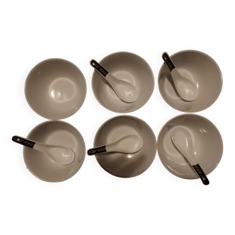 Set of oriental bowls and spoons