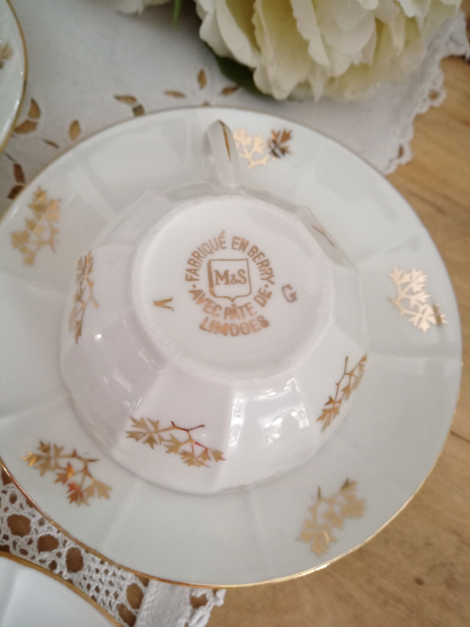 Lot of 4 Limoges gold flower gold coffee cups and cups
