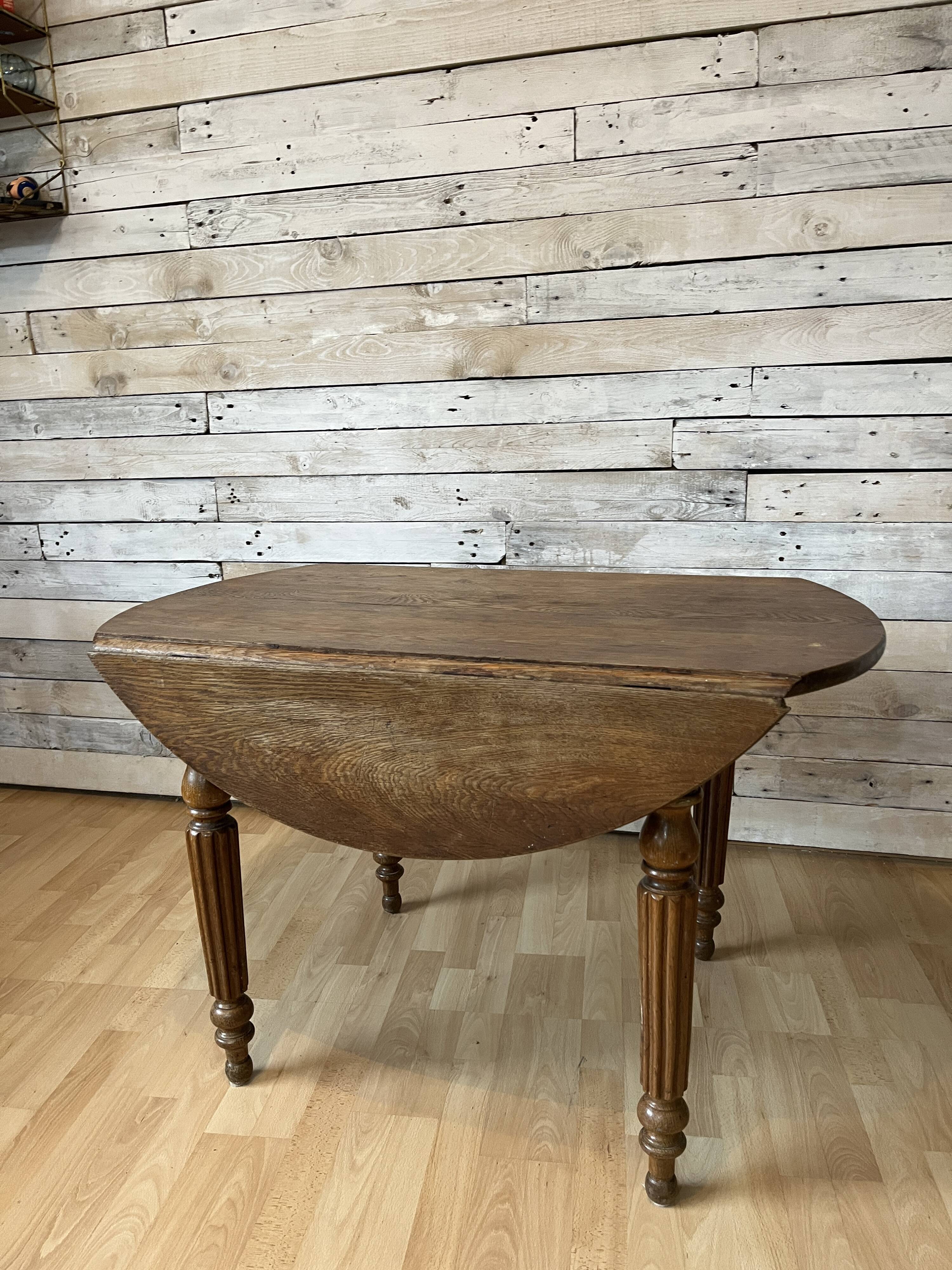 Round table with flaps