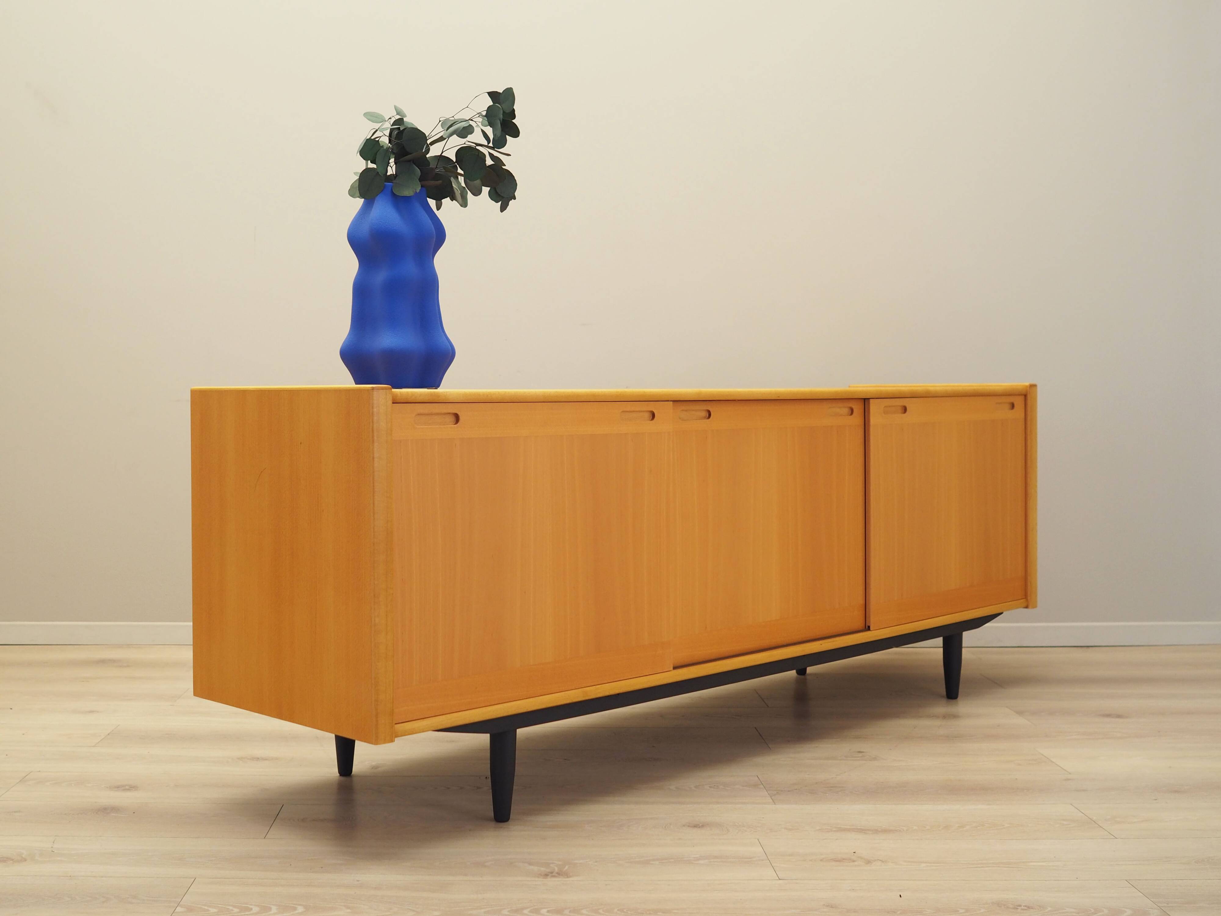 Buffet en hêtre, design danois, années 1970, production : Skovby Møbelfabrik