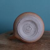 Jug with a milk jug signed, Beceleuf