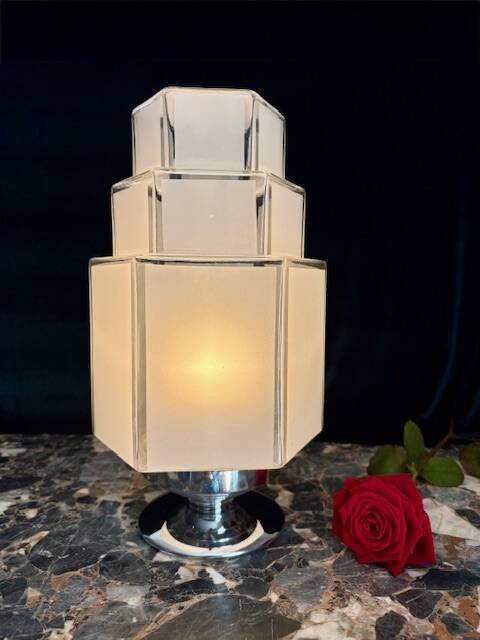 Impressive Art Deco building lamp
