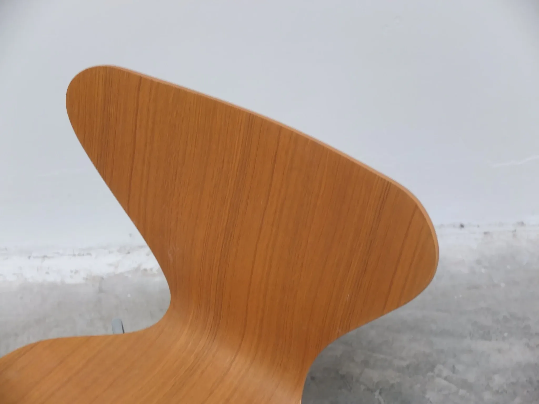 Pair of 'Series 7' chairs in oak by Arne Jacobsen for Fritz Hansen, 1955