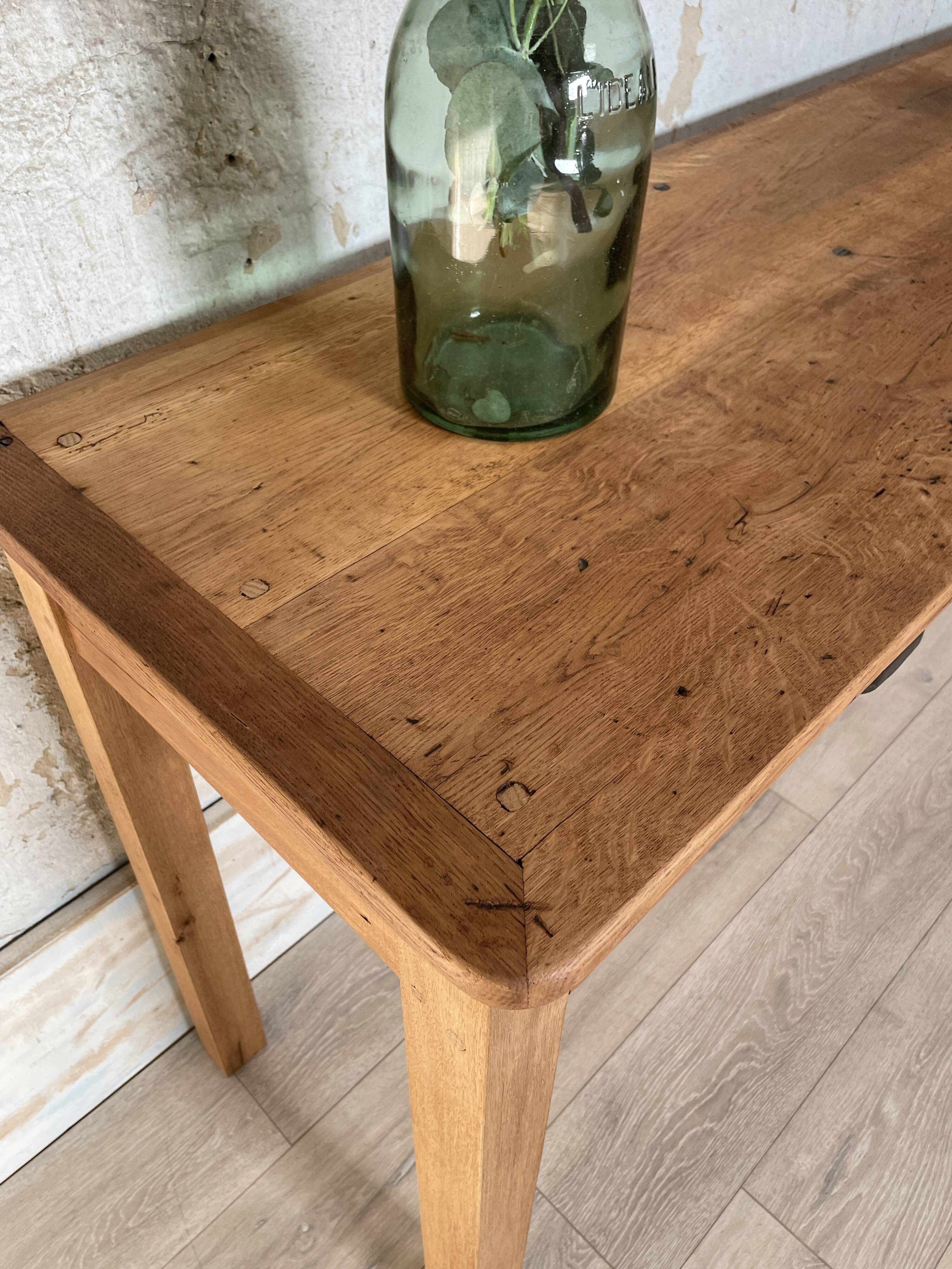 Console service in solid oak, circa 1900.