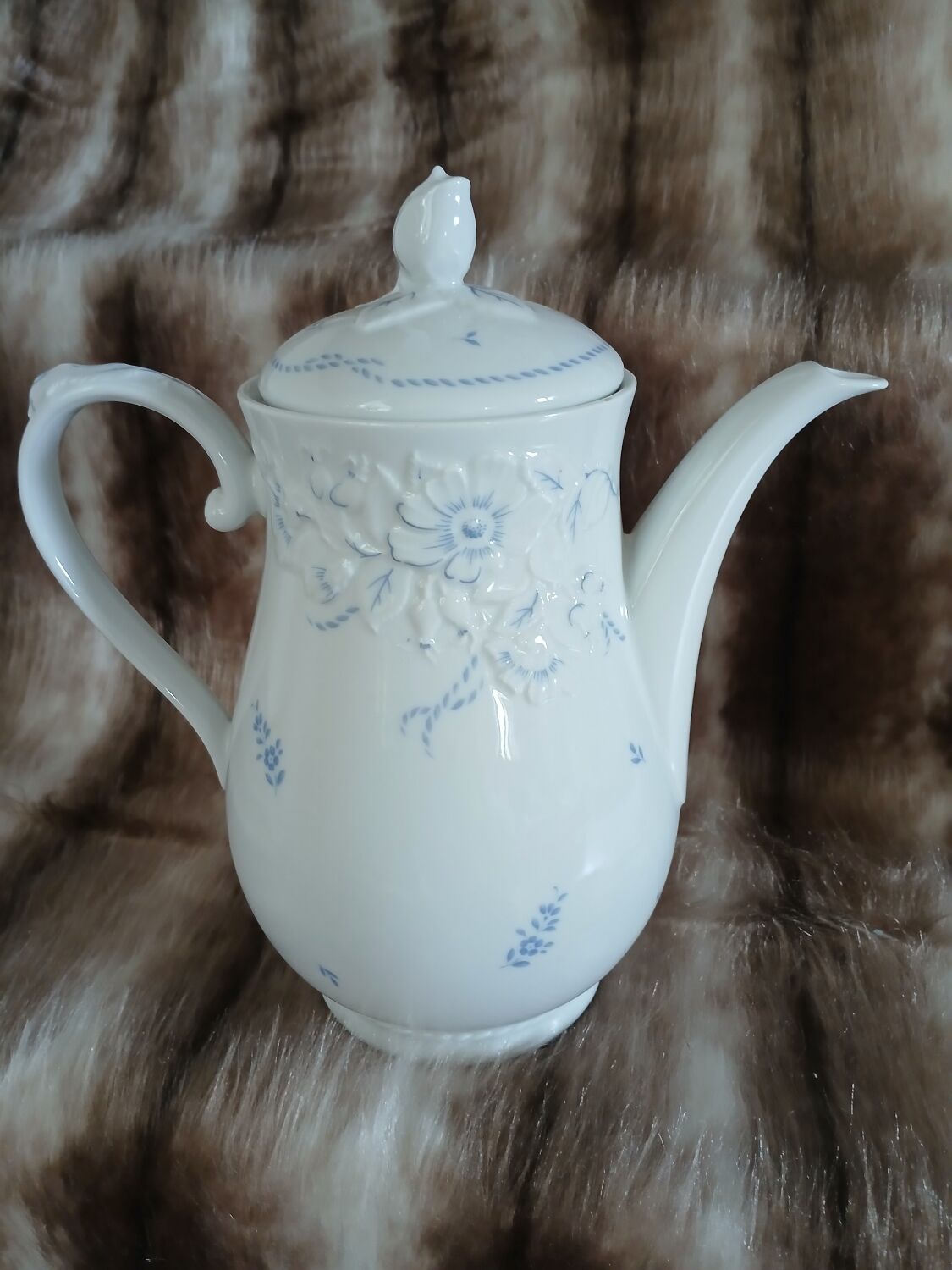 Antique Bavaria "Heiderose" coffee pot/teapot