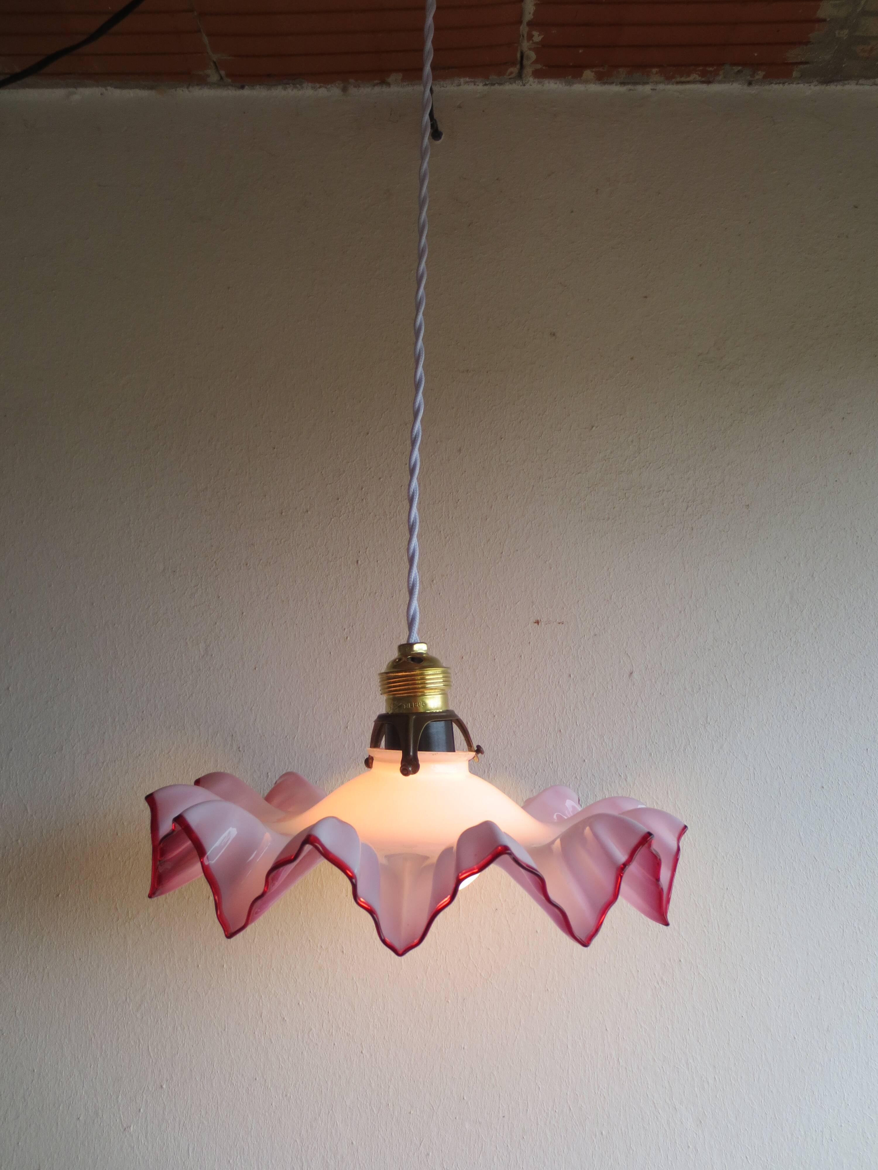 Suspension, abat-jour en verre rose