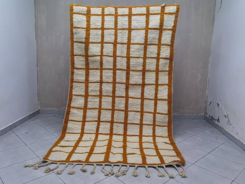 Handmade traditional Berber rug 270cm x 160cm